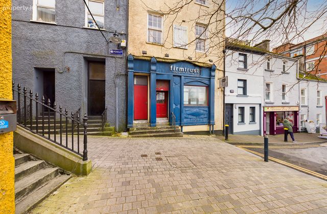 Fergus Row, Abbey Street, Ennis, Co. Clare, Ennis, Co. Clare - Click to view photos