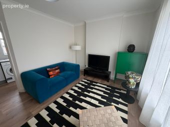 Apartment 37, Pier 19, Dublin 8 - Image 2