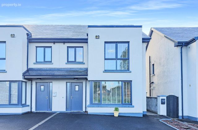 5 Curate's Court, Roslevan, Ennis, Co Clare, Ennis, Co. Clare - Click to view photos