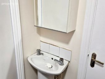 Basement Flat, 2 Inverness Road, Dublin 3, Marino, Dublin 3 - Image 4