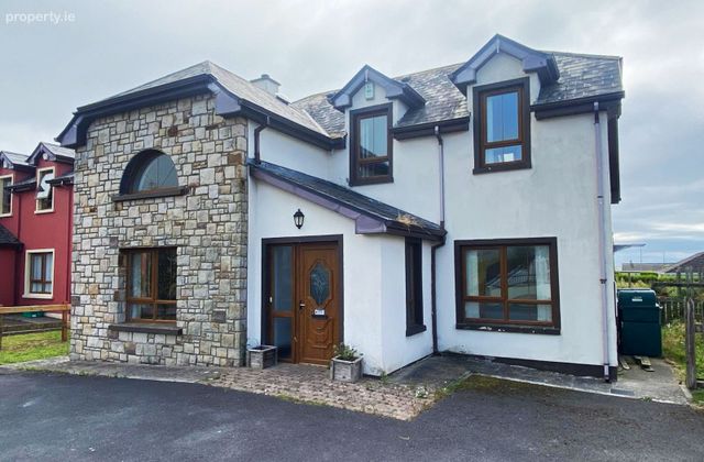 25 Stracomer Hill, Bundoran, Co. Donegal - Click to view photos