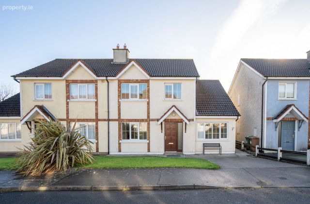 24 Hunters Avenue, Castlegrange, Waterford City Centre, Co. Waterford - Click to view photos