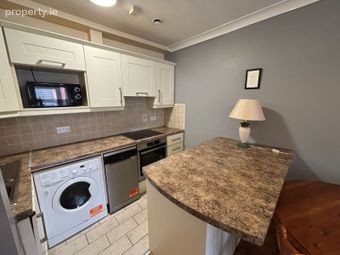 Apartment 100, Trinity Square, Dublin 2 - Image 4