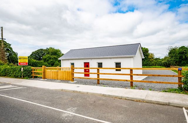 Rathcobin, Rhode, Co. Offaly - Click to view photos
