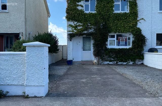 33 Castleview, Fenit, Co. Kerry - Click to view photos