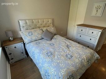 Apartment 59, Newmarket Square, Christchurch, Dublin 8 - Image 2