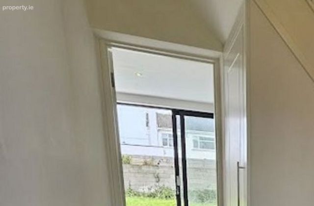 Short Term Rental, Carrigtwohill, Co. Cork - Click to view photos