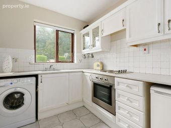 Apartment 11, Monkstown Square, Monkstown Avenue, Monkstown, Co. Dublin - Image 5