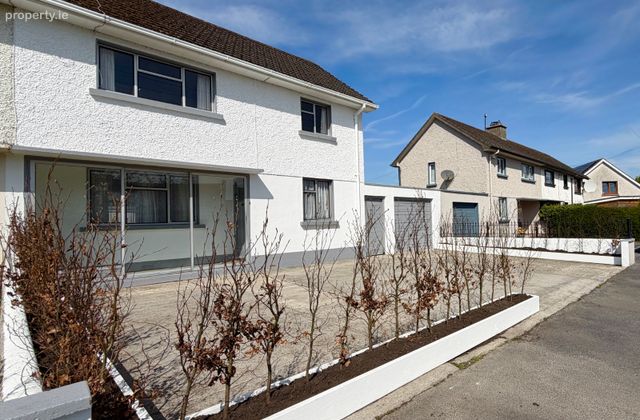 14 Golf Links Road, Kilkenny, Kilkenny, Co. Kilkenny - Click to view photos