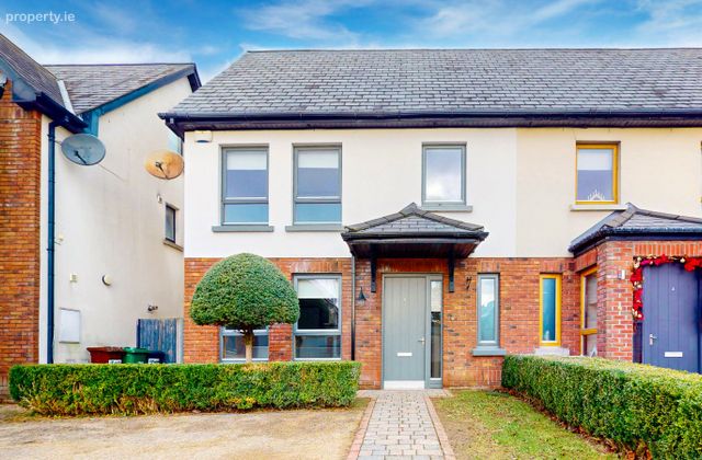 2 Chapelwood Crescent, Hollystown, Hollystown, Dublin 15 - Click to view photos