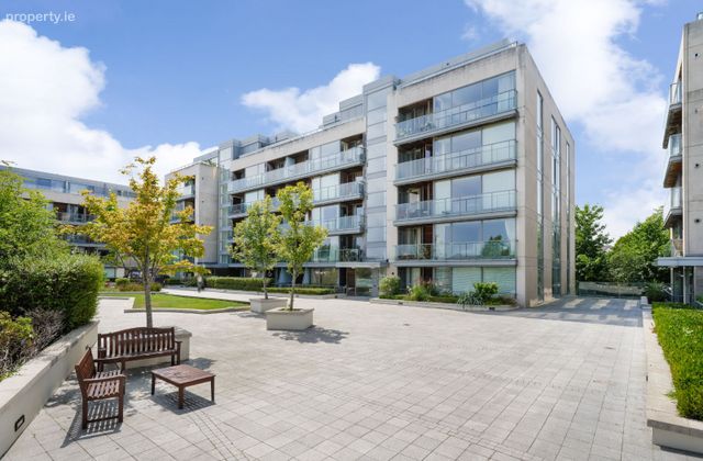 46 Sanderling, Thornwood, Booterstown Avenue, Booterstown, Co. Dublin - Click to view photos