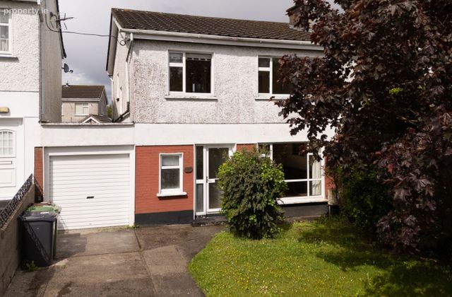 151 Moorefield Park, Newbridge, Newbridge, Co. Kildare - Click to view photos
