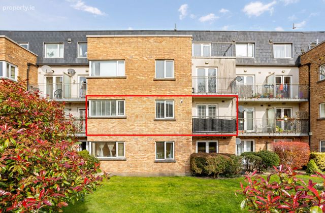 27 Eaton Terrace, Rathcoole, Co. Dublin - Click to view photos