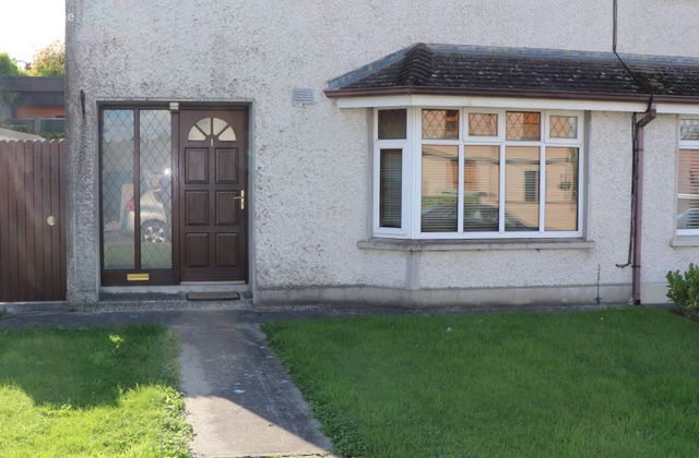 1 Dunaree Court, Dublin Road, Kingscourt, Co. Cavan - Click to view photos