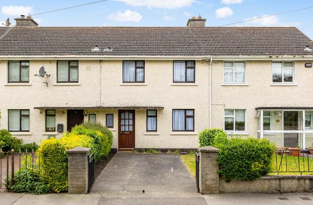 71 Sarsfield Park, Lucan, Co. Dublin, Lucan, Co. Dublin - Click to view photos