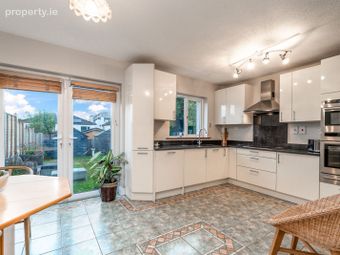 43 Mount Eagle Drive, Leopardstown, Dublin 18 - Image 5