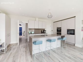 28 Brookfield, Back Road, Malahide, Co Dublin, Malahide, Co. Dublin - Image 3