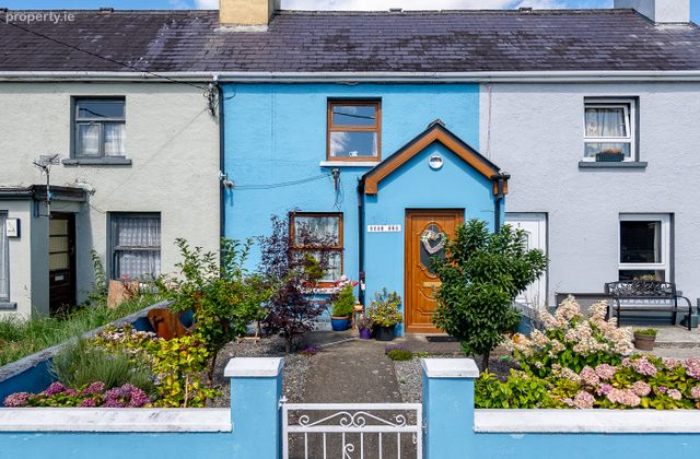 Sean N&oacute;s, 2 Old Seaview Cottages, Sneem, Co Kerry, Sneem, Co. Kerry - Click to view photos