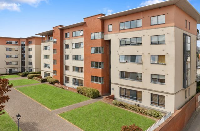57 West Courtyard, Tullyvale, Cabinteely, Dublin 18, Cabinteely, Dublin 18 - Click to view photos