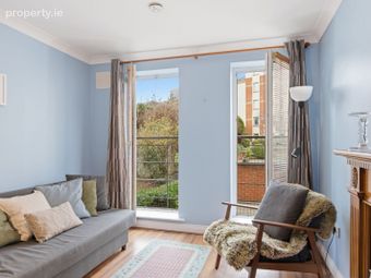 Apartment 83, Newmarket Square, Christchurch, Dublin 8 - Image 4