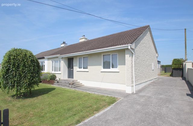 4 Saint Manchan's Estate, Derrynagun, Ballycumber, Lemanaghan, Co. Offaly - Click to view photos