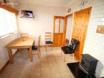 4 Saint Manchan's Estate, Derrynagun, Ballycumber, Lemanaghan, Co. Offaly - Image 4