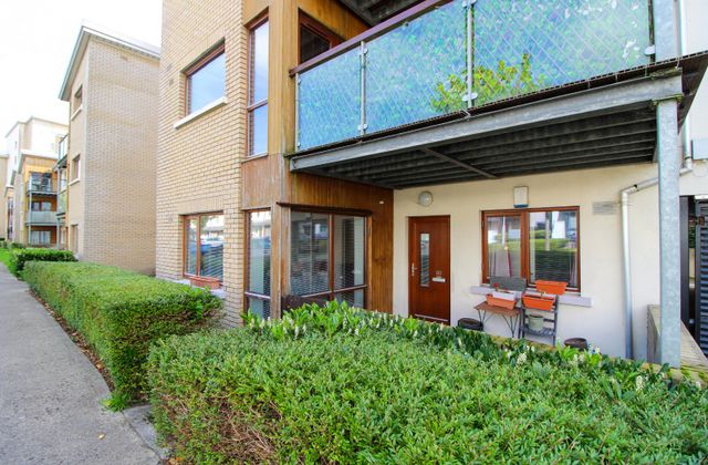 60 Hunter's Hall, Hunter's Place, Ballycullen, Dublin 24, Ballycullen, Dublin 24 - Click to view photos