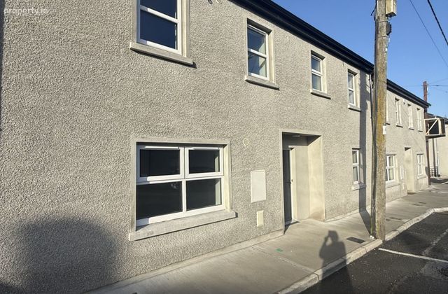 20 Sean-ghaird&iacute;n&iacute;, Mullinary Street, Carrickmacross, Co. Monaghan - Click to view photos
