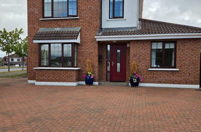 6 Galtee View, Farranlahassery, Cahir, Co. Tipperary - Click to view photos