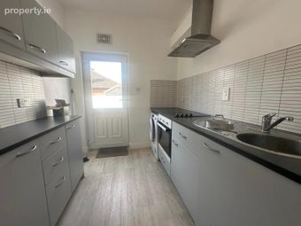 63 O'hanlon Park, Dundalk, Co. Louth - Image 5