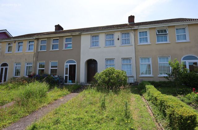 70 White Oaks, Wilton, Wilton, Co. Cork - Click to view photos