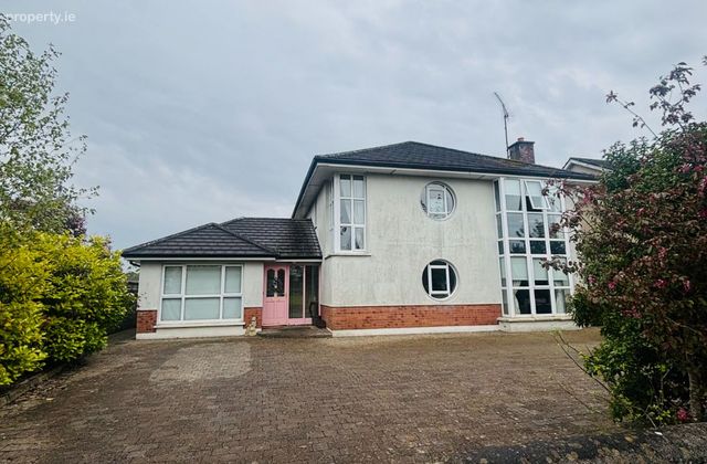 172 Palace Fields, Tuam, Co. Galway - Click to view photos