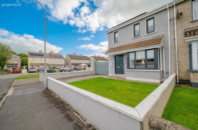 35 Railway View, Templemore, Co. Tipperary - Click to view photos