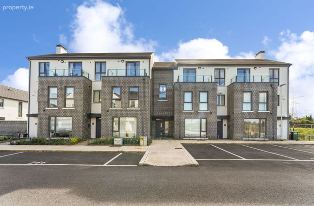 243 Oldtown Woods, Celbridge, Co. Kildare - Click to view photos