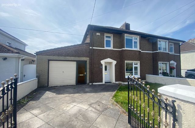 16 Sundrive Park, Ballinlough, Ballinlough, Co. Cork - Click to view photos