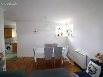 64 The Courtyard, Clonsilla, Dublin 15 - Image 3
