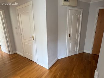 Apartment 111, Kerrymount, Castle Court, Leopardstown, Dublin 18 - Image 4