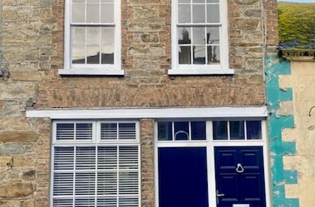 8 Bridge Street, Ramelton, Co. Donegal - Click to view photos