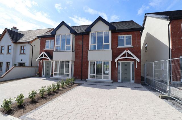 12 Sliabh Rosann, Mullagh, Co. Cavan - Click to view photos
