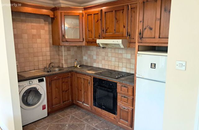 Esker Glenn, Dublin Road, Athlone, Co. Westmeath - Click to view photos