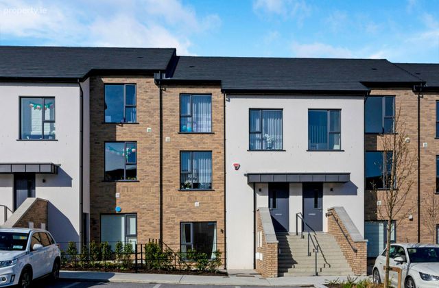 17 Graydon Crescent, Newcastle, Baldonnell, Dublin 22 - Click to view photos