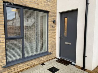 41 Graydon Park, Newcastle, Baldonnell, Dublin 22 - Image 2
