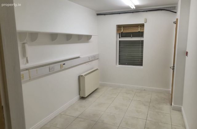 35 Finglas Park, Dublin 11, Finglas, Dublin 11 - Click to view photos