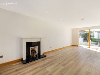 Castle Close, Sandycove, Sandycove, Co. Dublin - Image 3