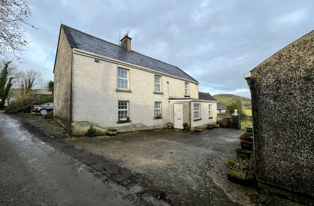 Carrowgar, Ogonnelloe, Scarriff, Co. Clare - Click to view photos