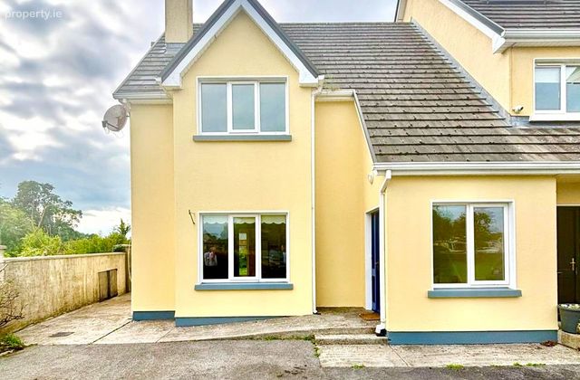 13 The Oaks, Frenchpark, Frenchpark, Co. Roscommon - Click to view photos
