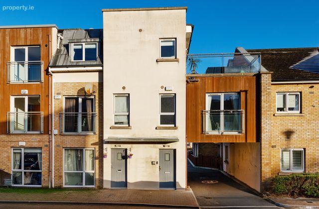3 Waterside Lawn, Malahide, Dublin, Malahide, Co. Dublin - Click to view photos