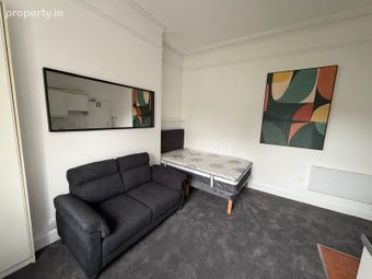 Flat 8, 85 North Circular Road, North Circular Road, Dublin 7 - Image 2