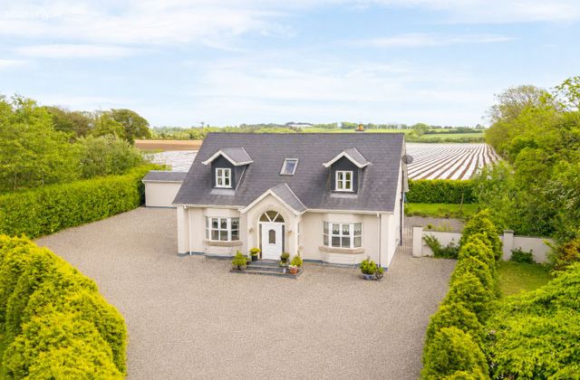 Raheenduff, Oulart, Co. Wexford - Click to view photos