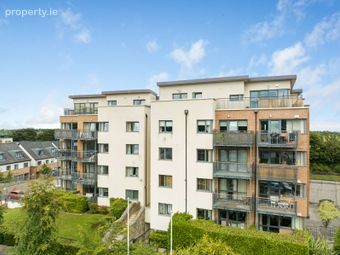 1 The Crescent, Carrickmines Manor, Carrickmines, Dublin 18